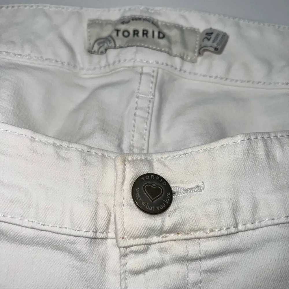 Torrid Women's White Cotton Blend Summer Mom Jean Shorts w/Leg Vents-Size 24 - Image 7