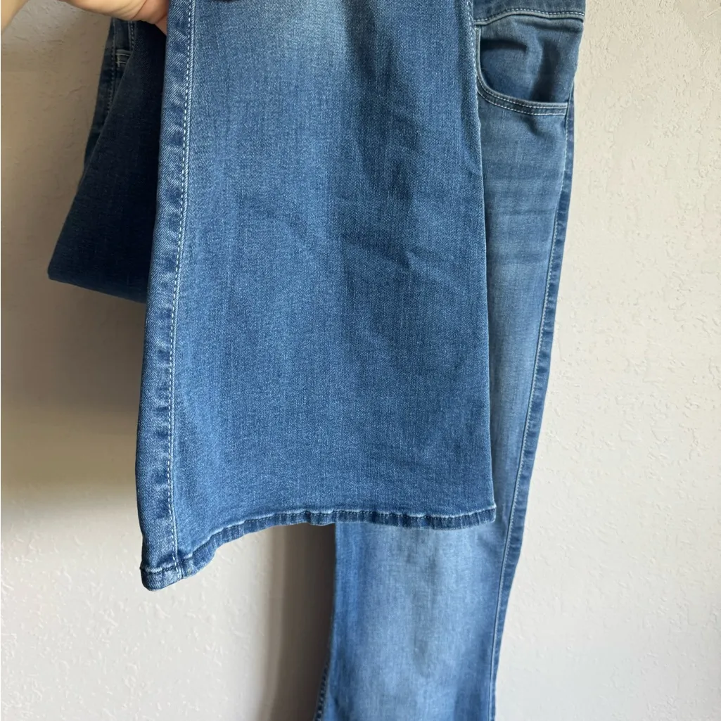 Hollister Mid Wash Blue Denim High Rise Flare Leg Jeans Womens 2S - Image 3