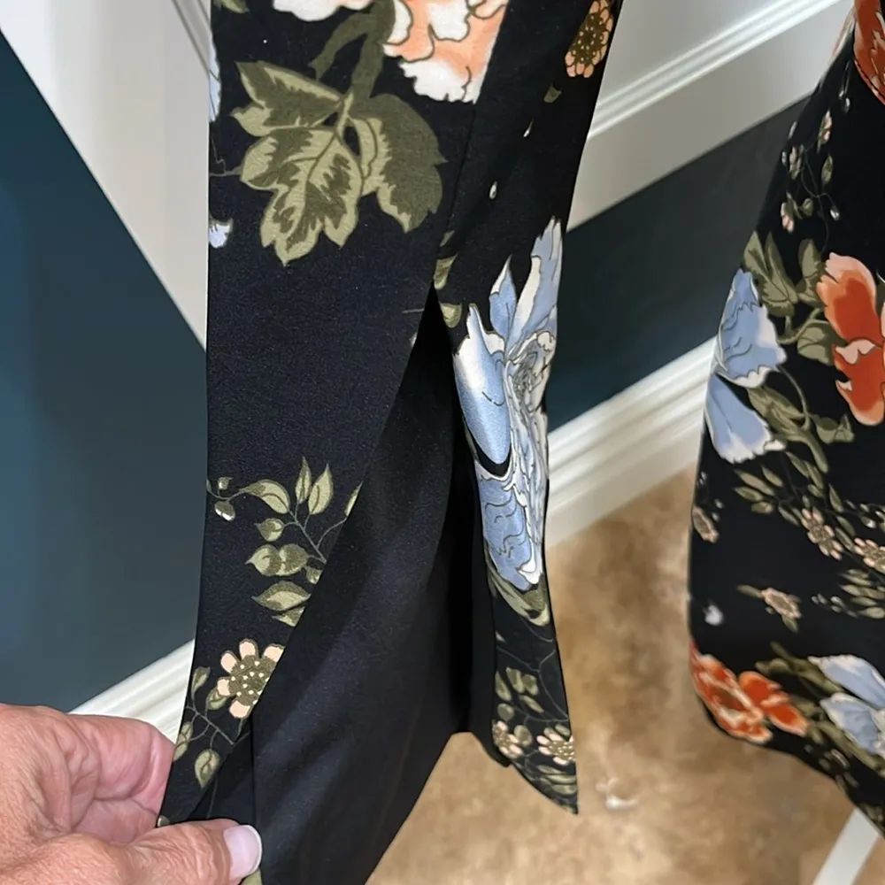 Tahari Arthur S. Levine black long sleeve floral dress 👗 - Image 2