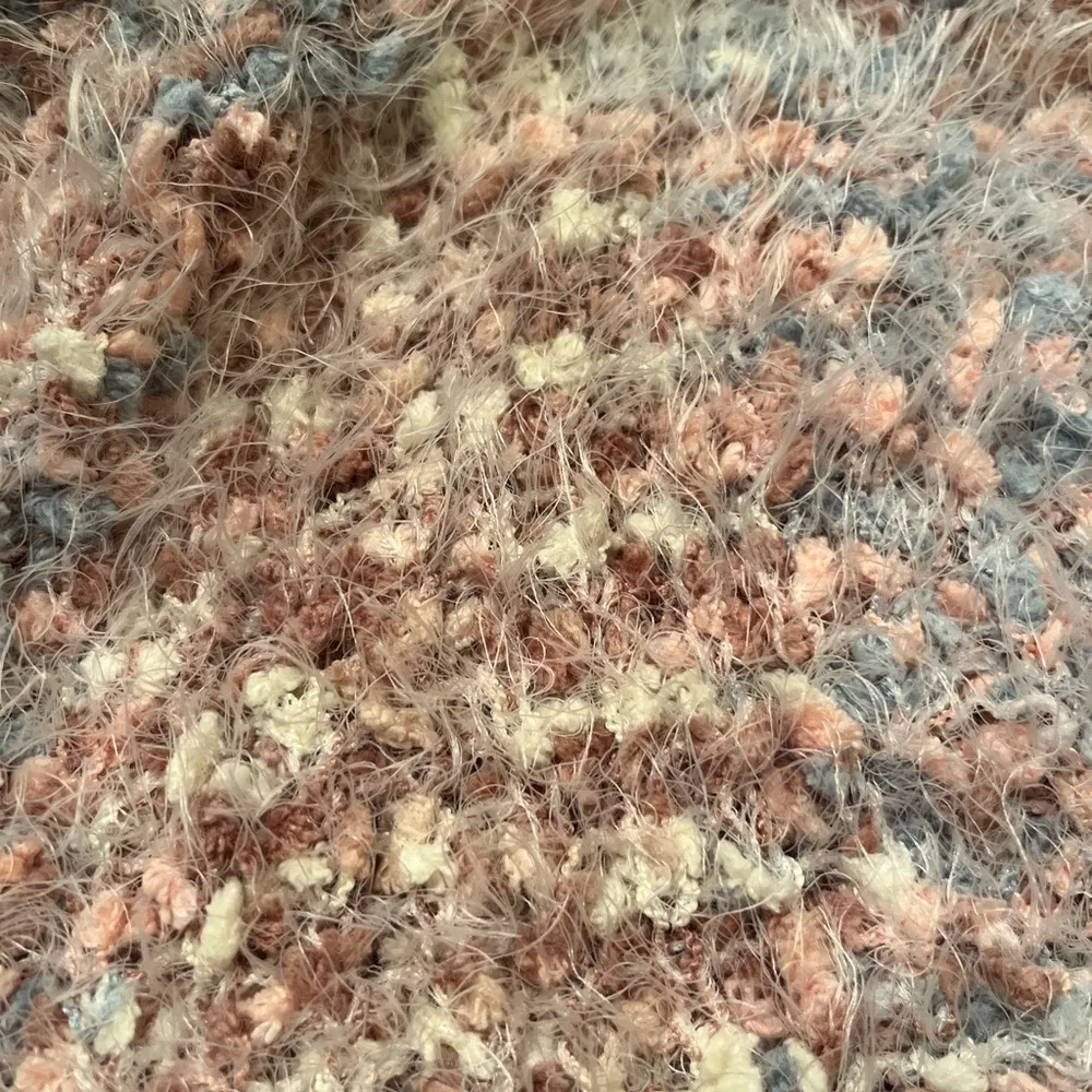 Pink Lily Popcorn Eyelash Fuzzy knit stretchy soft Sweater Sz L Pink/Blue EUC - Image 4