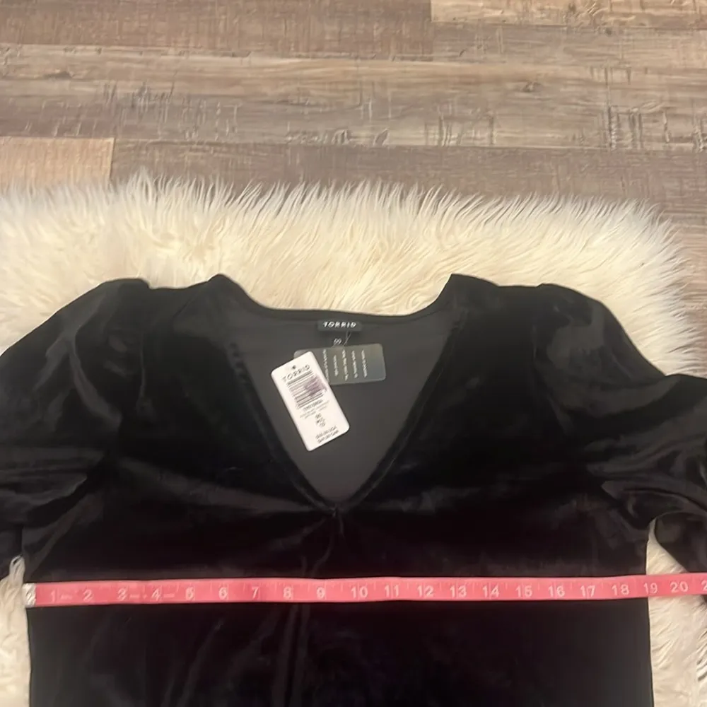 NWT Torrid stretch velvet V-neck body suit size M/L 10 - Image 7
