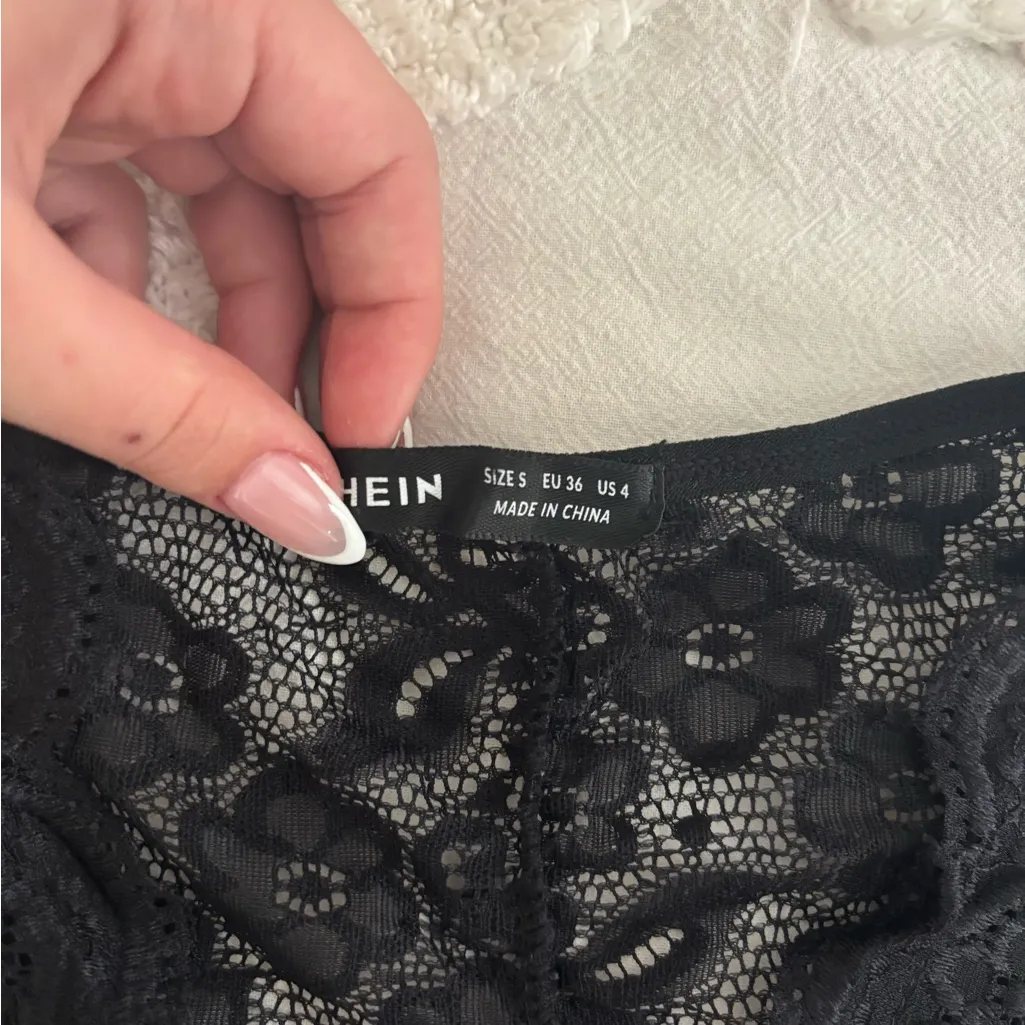 Black Lace V Neck Crop Top - Image 6