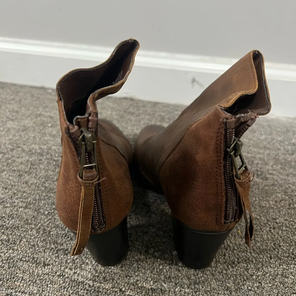 Bar III Brown Leather Jillian Ankle Boots Size 8.5 US - Image 4