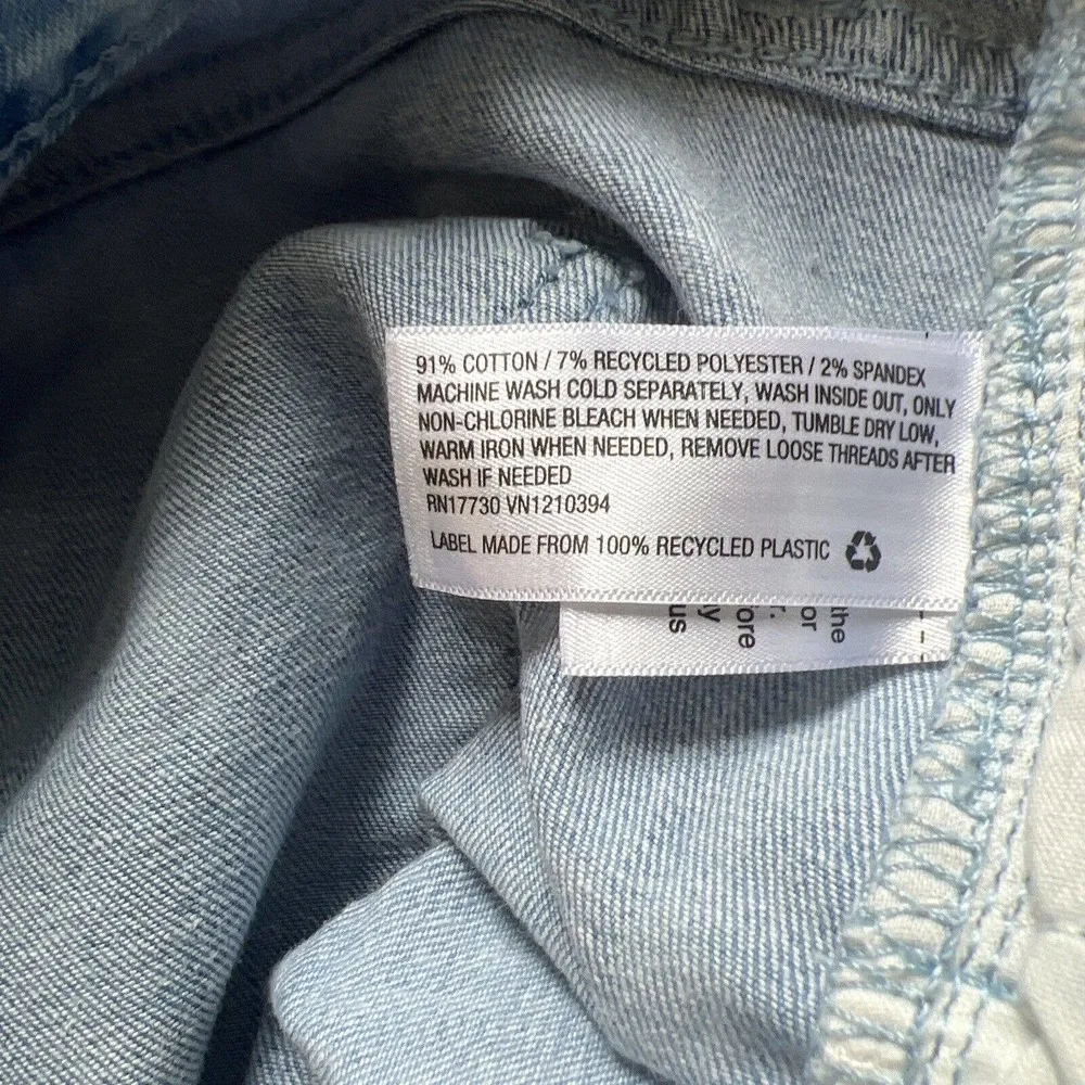 Universal Thread Denim Shorts High Rise Midi Cuffed Bleached Out Womens 2/26 NWT - Image 6