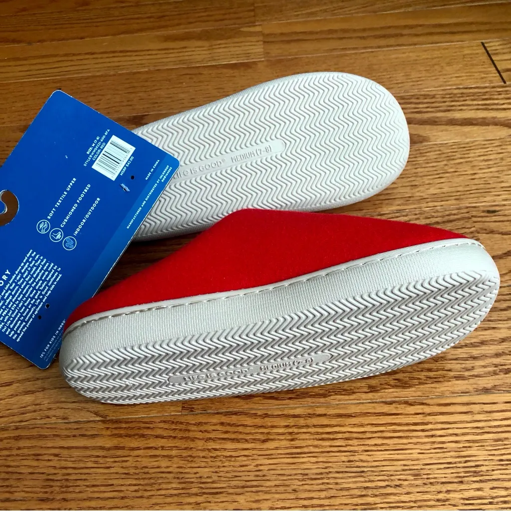 Life Is Good Red Slippers Festive Dog Cat Peace Design Women’s Size M (7-8) NWT - Image 6