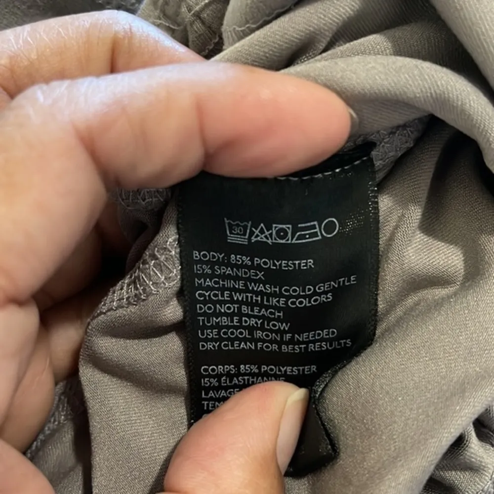 Urban Outfitters Beige 7.5" Biker Pocket Shorts Size Small GUC #6743 - Image 6