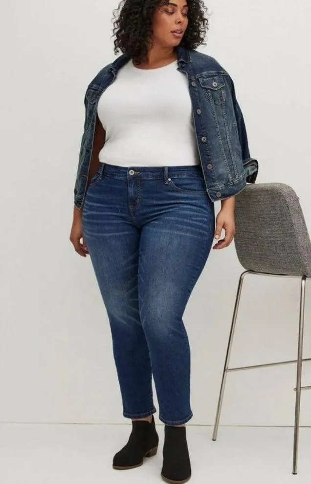 Torrid Boyfriend Straight Vintage Stretch Dark Wash Jeans Sz 18 - Image 2