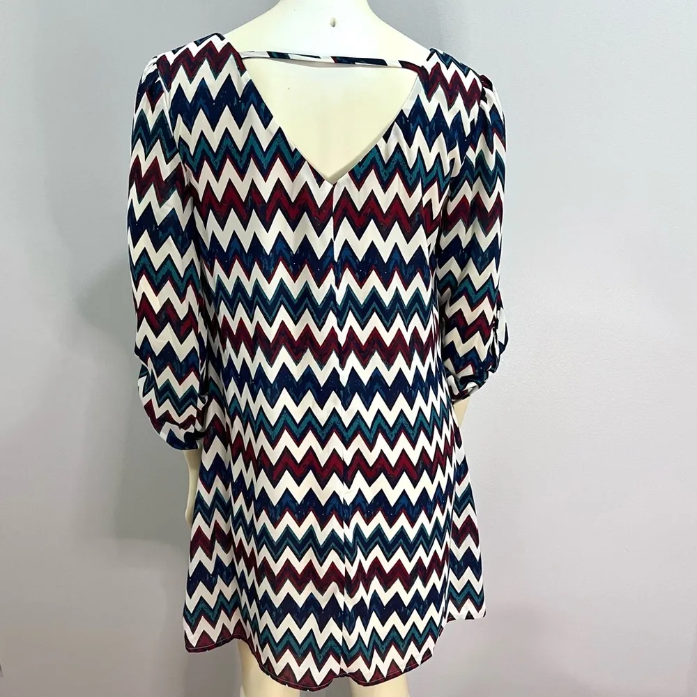 Speechless colorful chevron print cutout shift dress size medium - Image 4