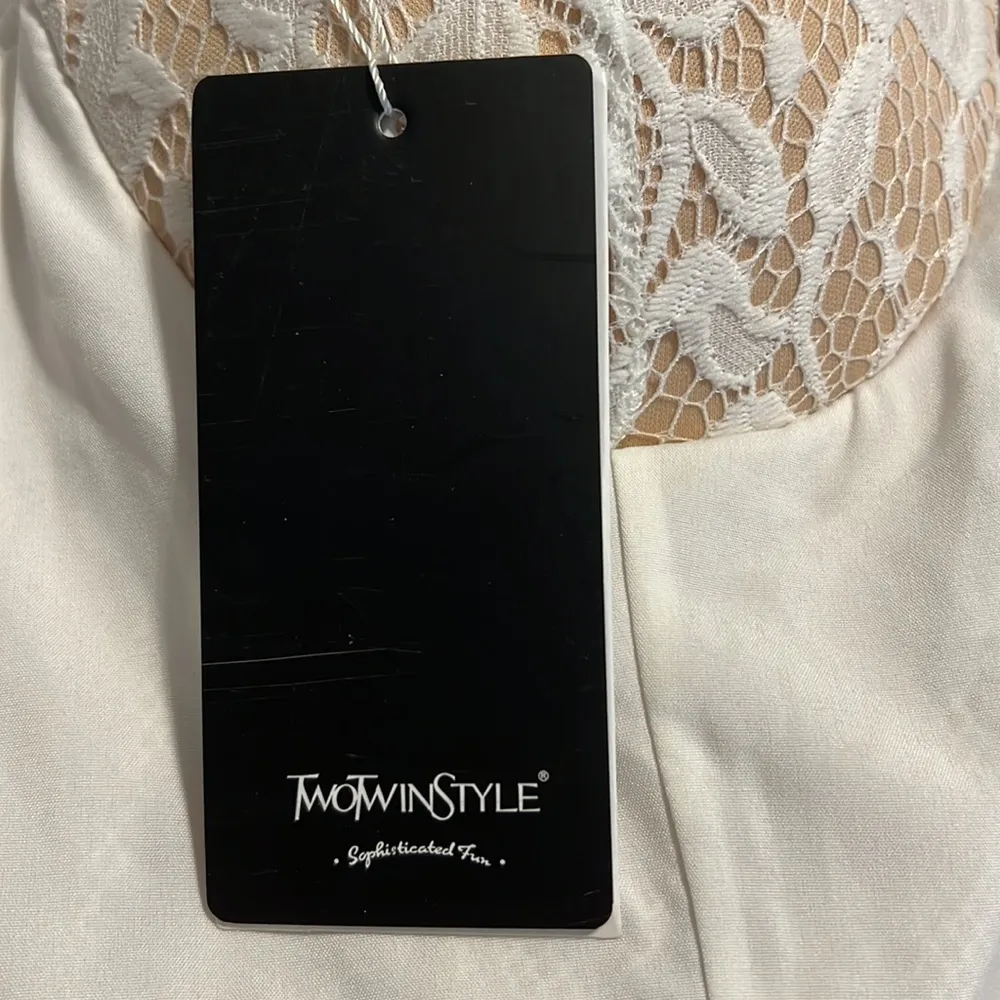 TwoTwinStyle medium white summer lace dress boho sexy padded adjustable garter - Image 13