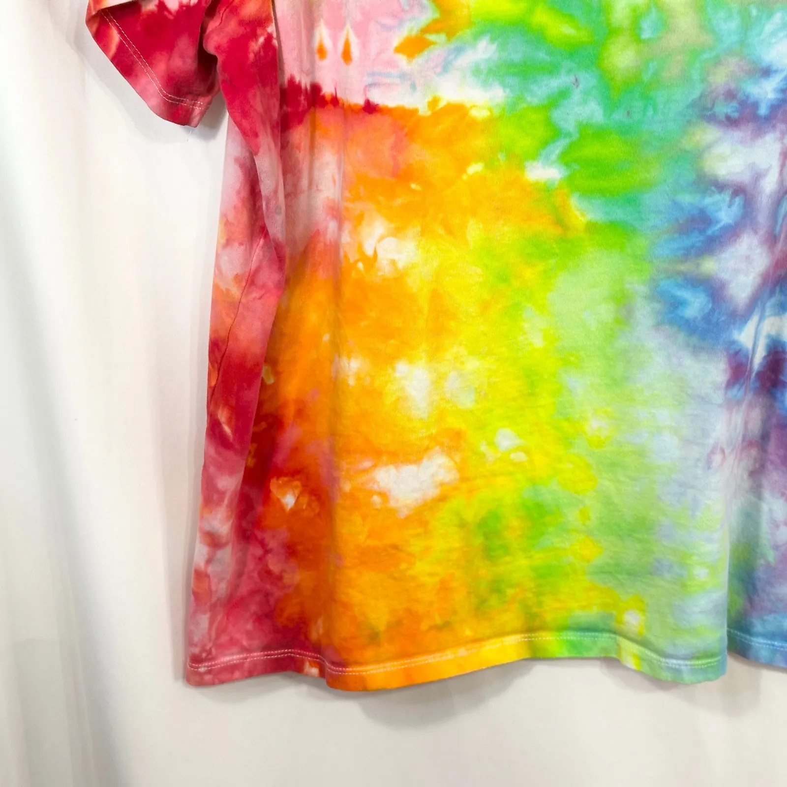 Levi's Plus Size 2X Top Handmade Tie‎ Dye T-Shirt Flower Logo Rainbow 1497 - Image 10