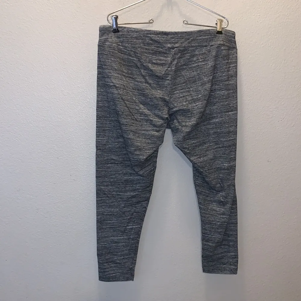 Time & Tru grey capri athletic leggings XL - Image 5