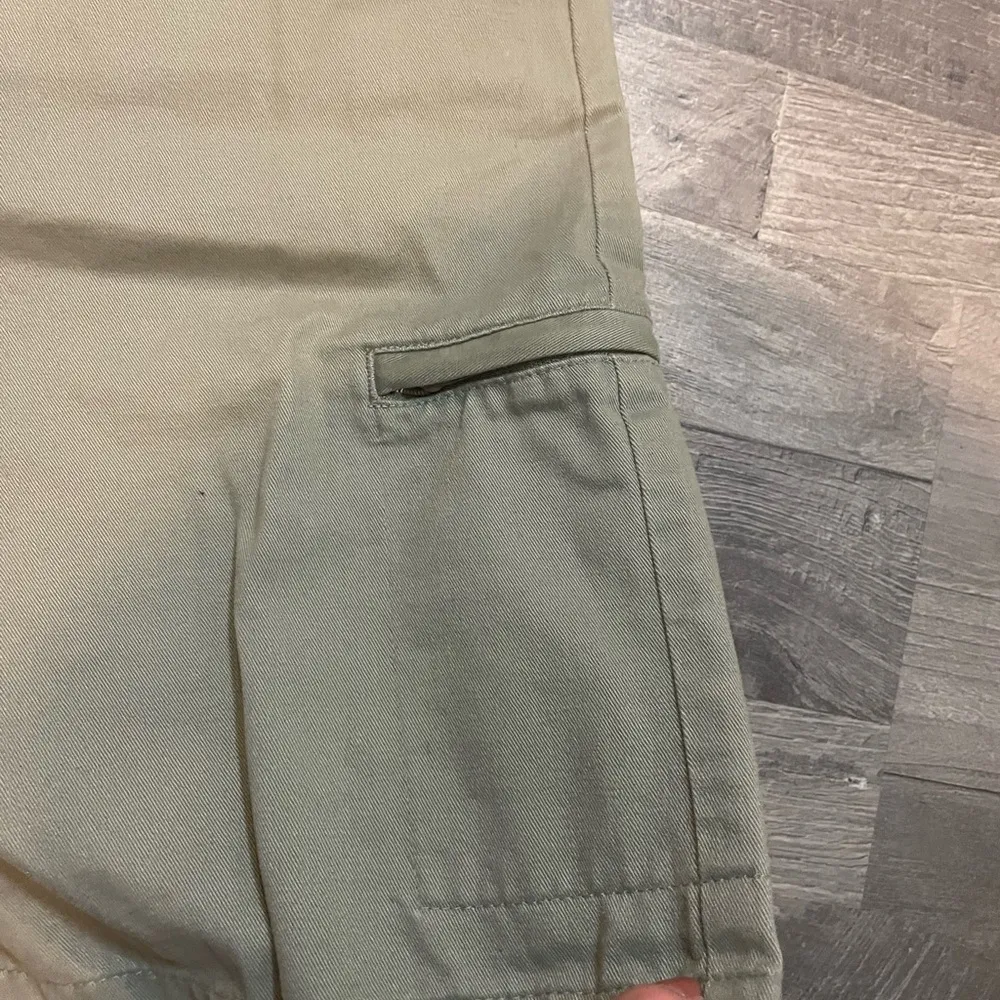 Jones New York  Sport - Olive Green Cargo Shorts - Image 4