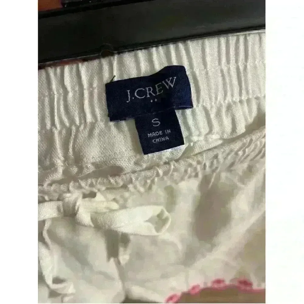 LIKE NEW
J CREW white linen blend with pink floral embroidery, small - Like New - Image 3