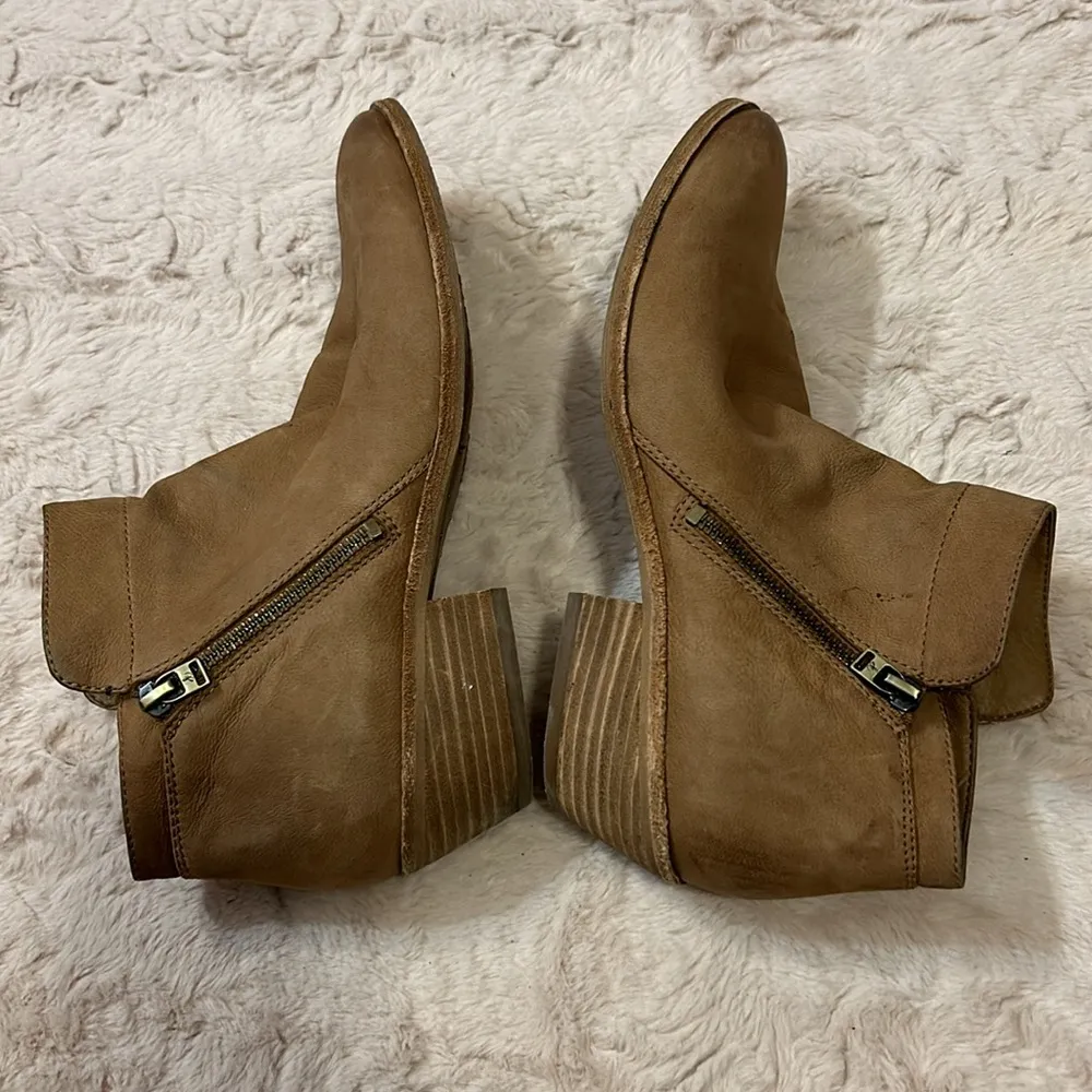 Size 10 shoes - Image 6