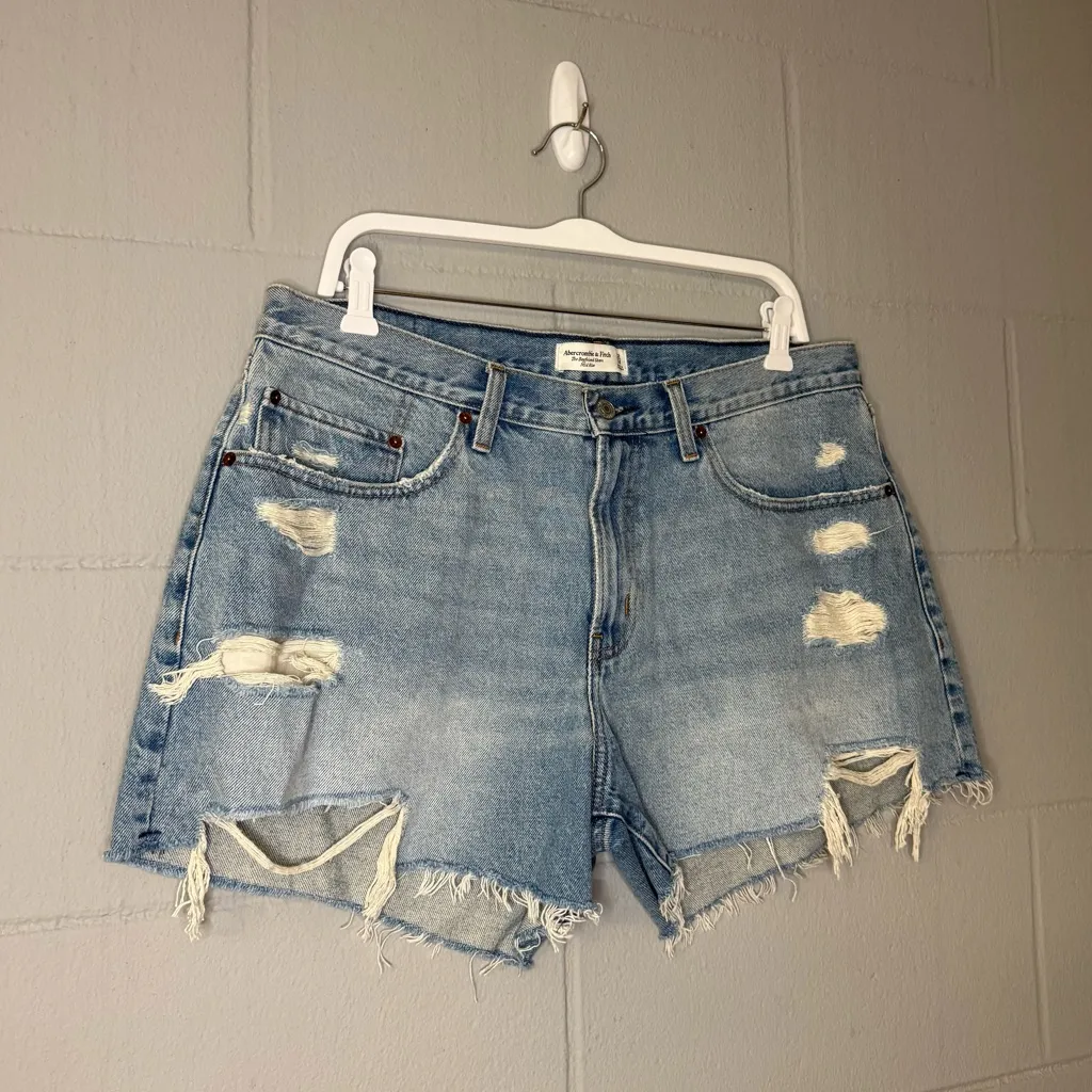 Abercrombie & Fitch The Boyfriend Short Mid Rise Women’s Size 14/32 - Image 2