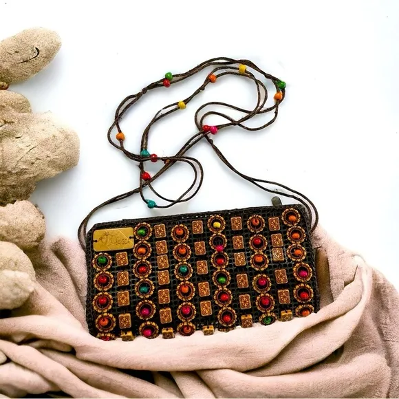 Beats mini sling crossbody bag in beautiful brown color with coconut shell - Image 2