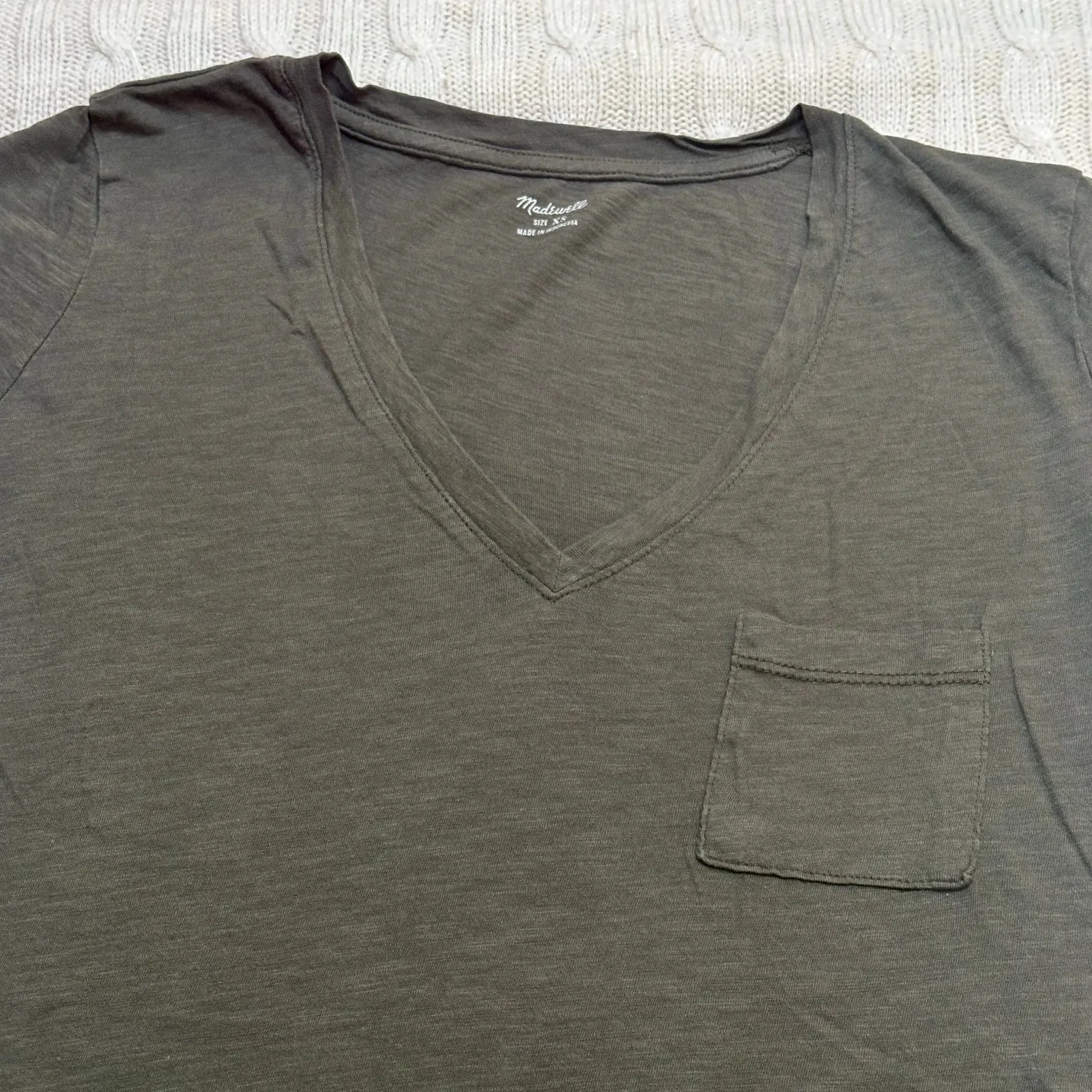 Madewell V-Neck Army Green Tee sz XS NormCore Basics - Image 6