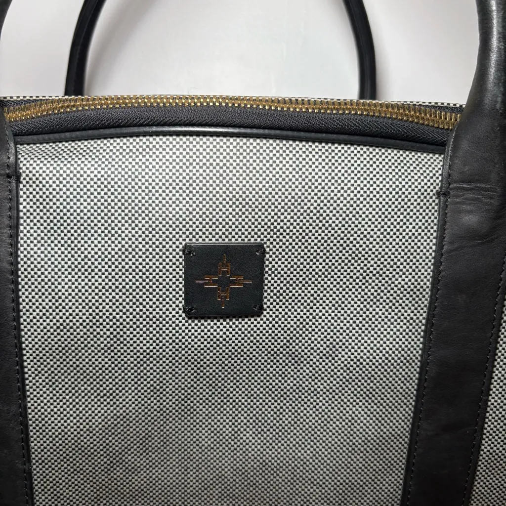 India Hicks Duke Weekender Travel Bag Overnight Luggage Black Gray Explore - Image 3