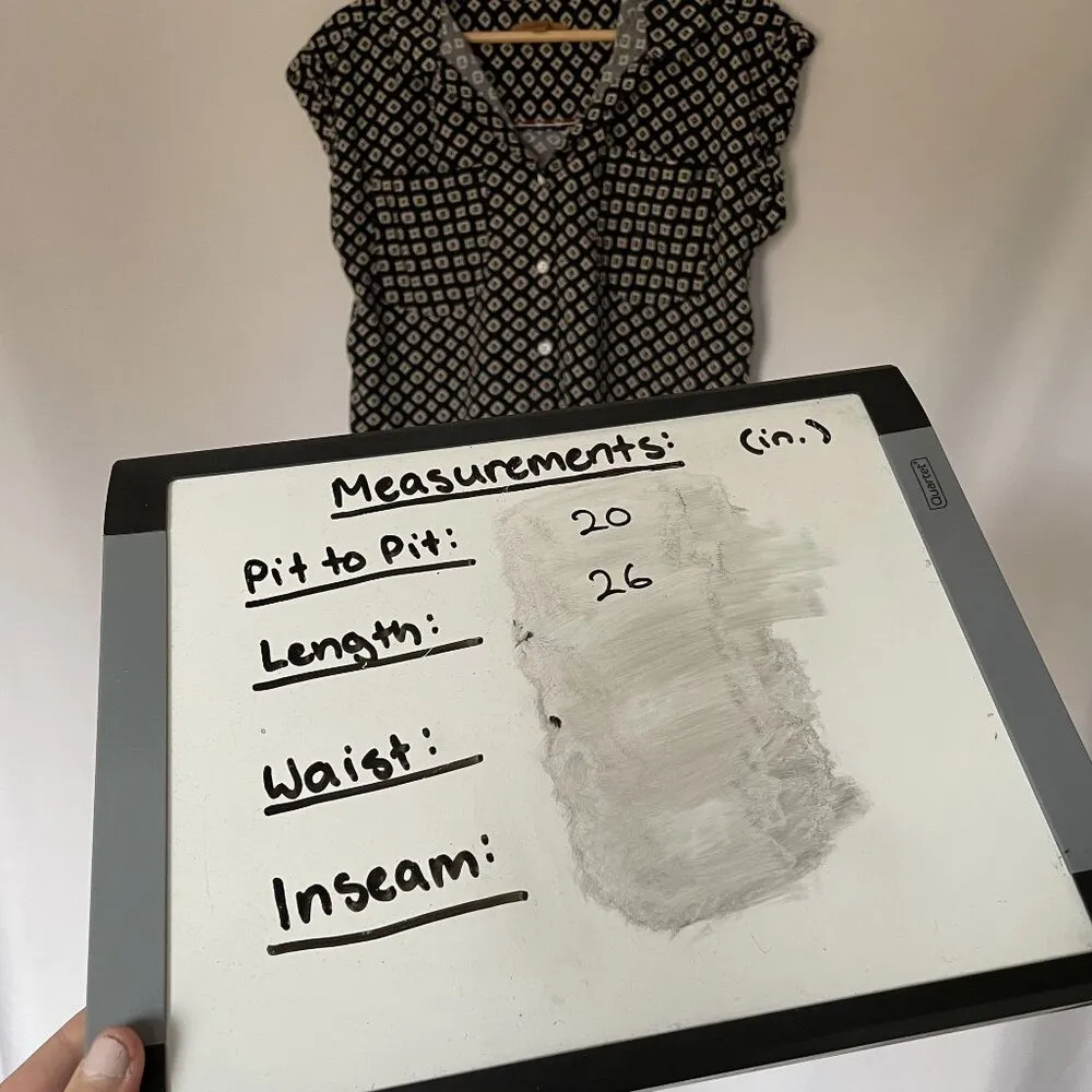 Jachs Girlfriend size s button down short sleeved collared shirt pockets rayon - Image 6