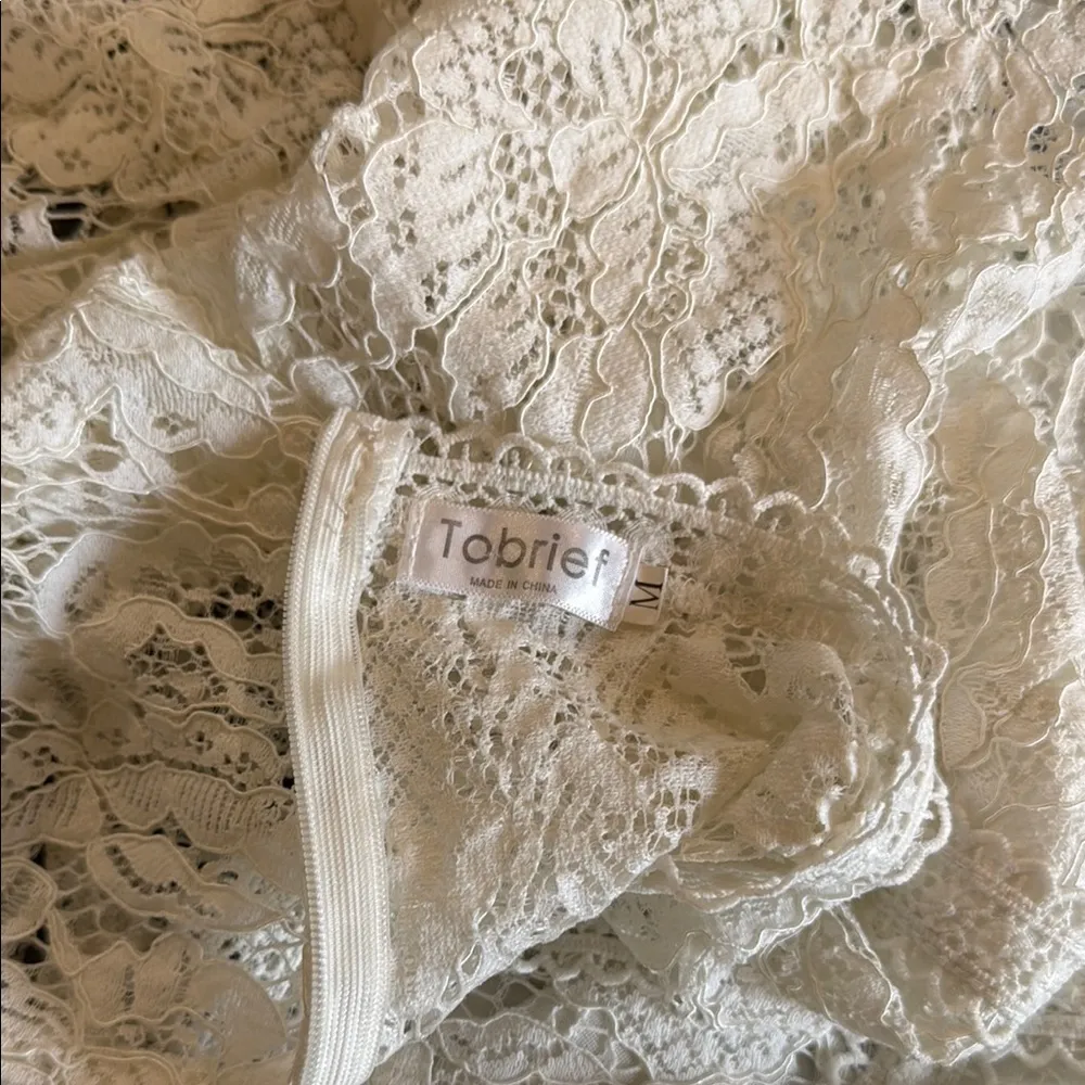 Tobrief White Lace blouse Size M - Image 4