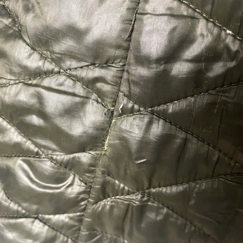 SZ M Packable Long Sleeve Puffy Quilted Jacket w/Bag and Hidden Hood - Image 6