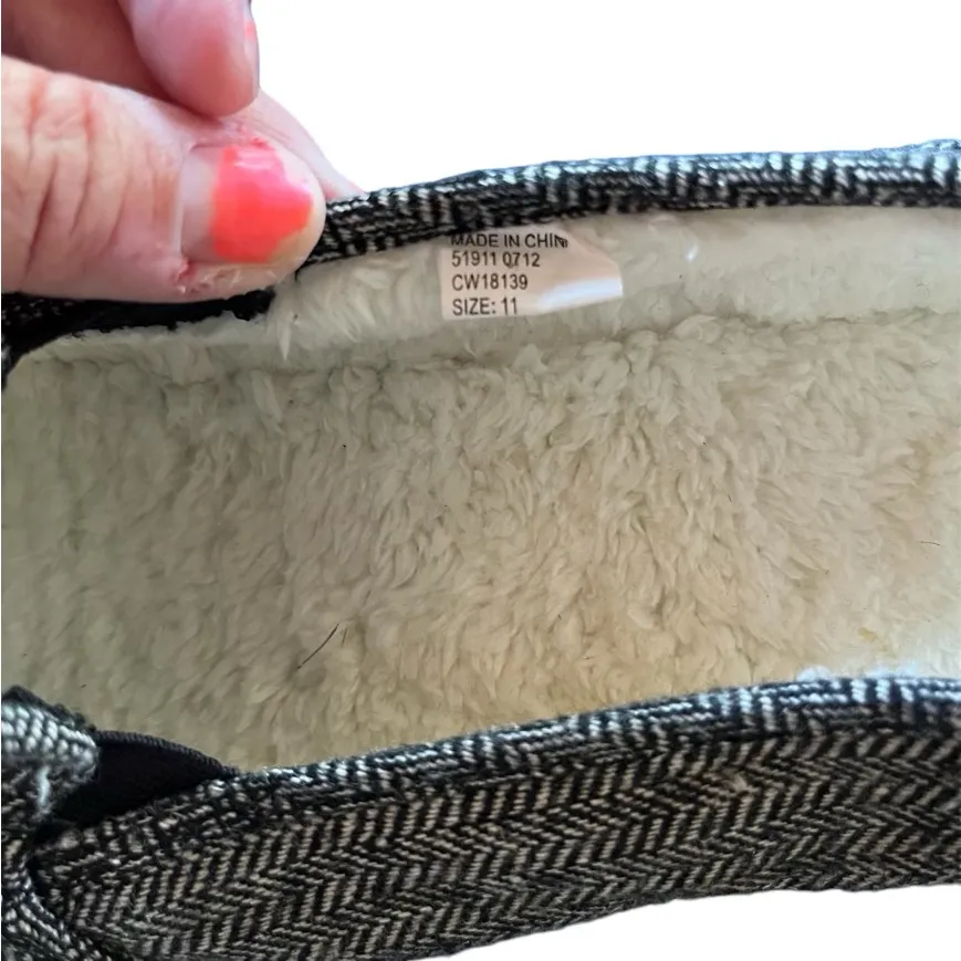 Cruzers Slide on Fur Lined Shoes Black Size 11 - Image 5