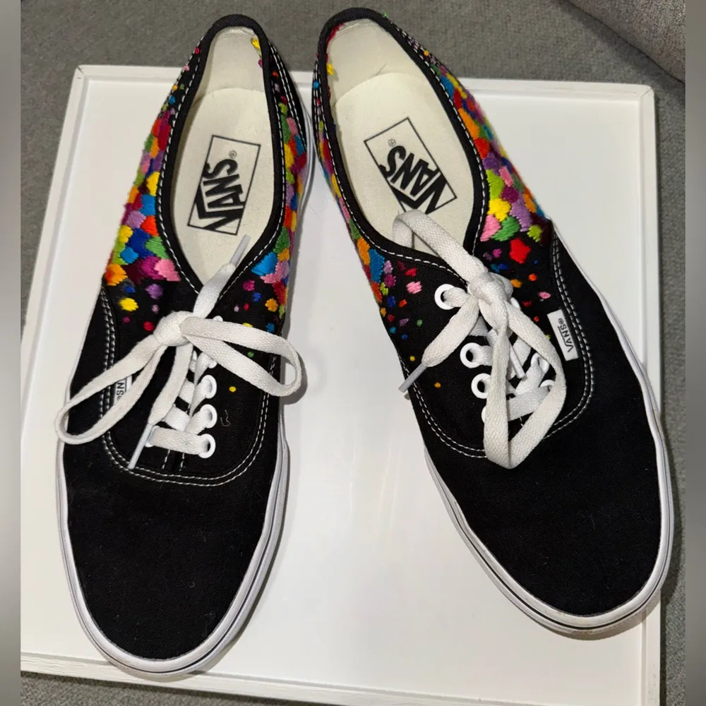 Vans Black Canvas with Embroidery Unisex Skateboard Sneakers - Image 2