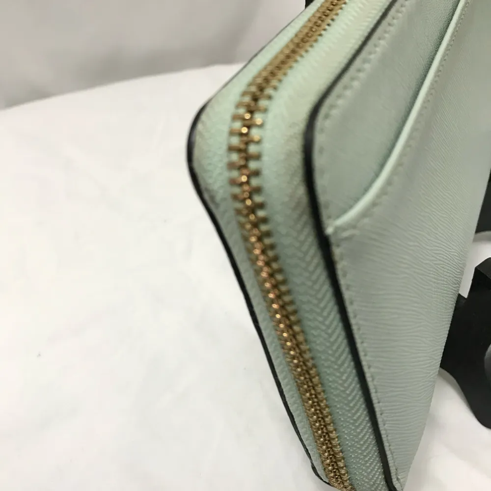 Kate Spade Light/Mint Green Full Zip Long Wallet EUC - Image 5