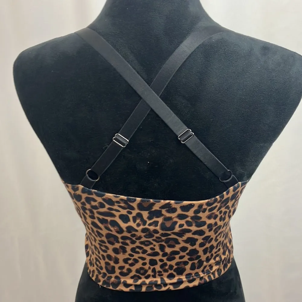 Leopard Print Crop Top with built - Image 4
