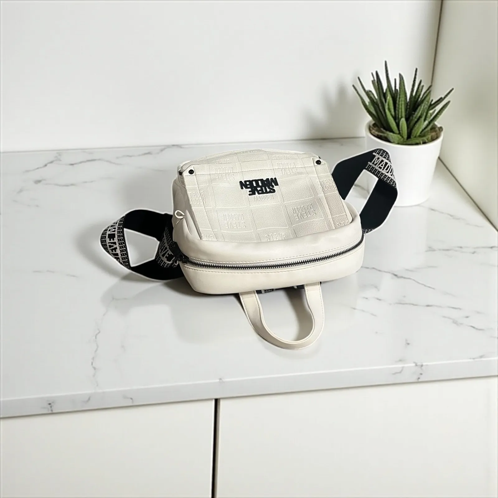 Steve Madden  Backpack Purse Embossed‎ Logo White Adjustable Straps - Image 6