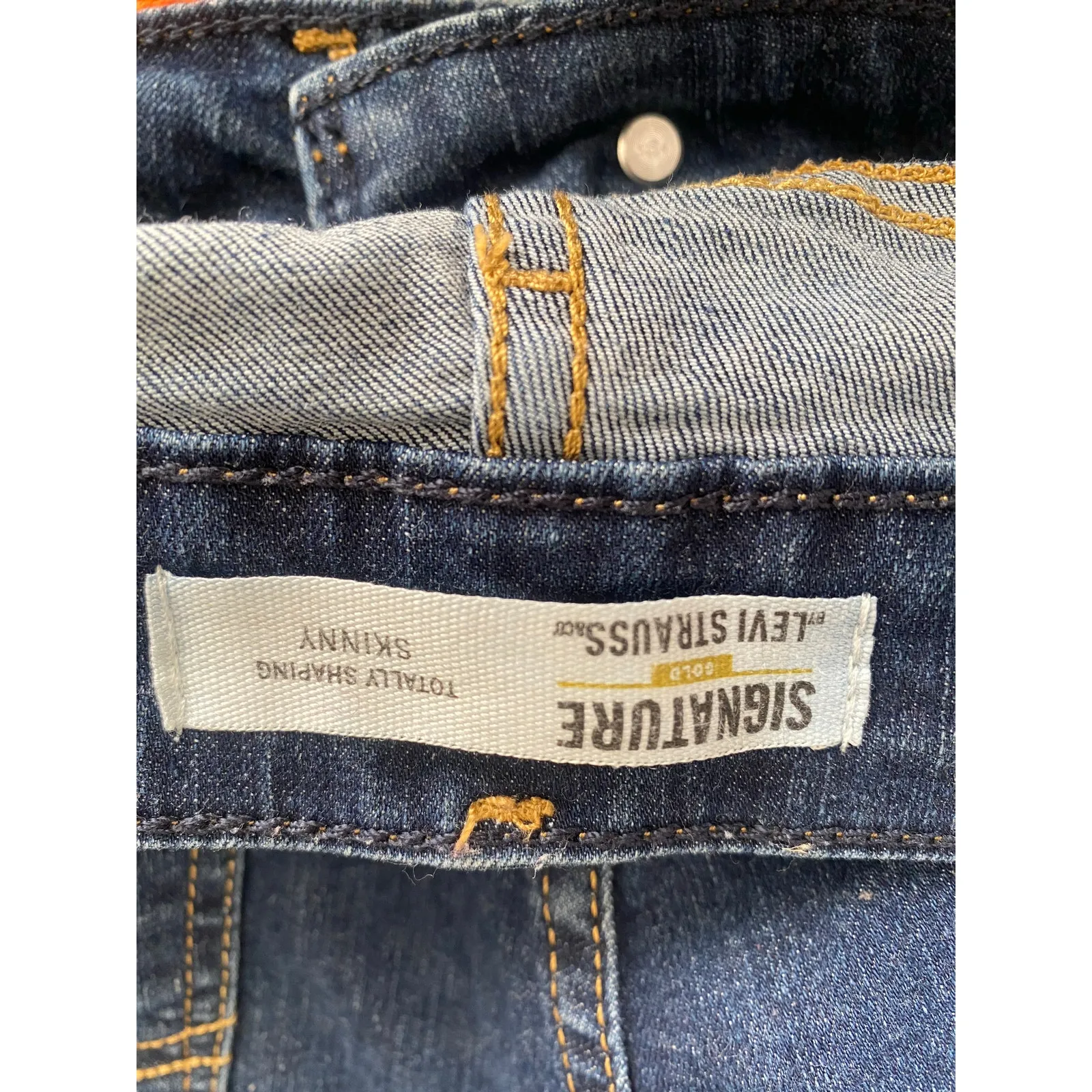 Levi Strauss Signature Gold Totally Shaping Skinny Jeans Size 6L - Image 5
