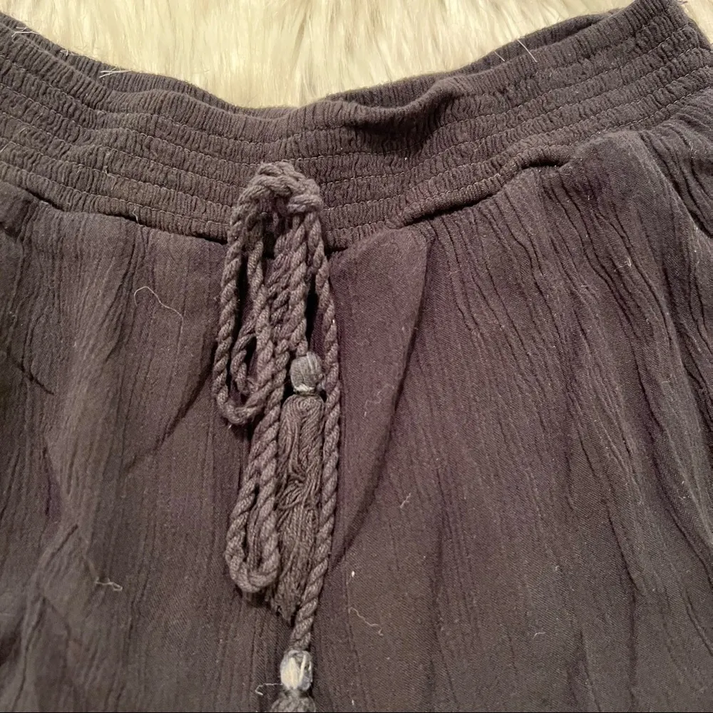 Miami Casual Shorts Black Embroidered Pom Pom Trim - Image 5