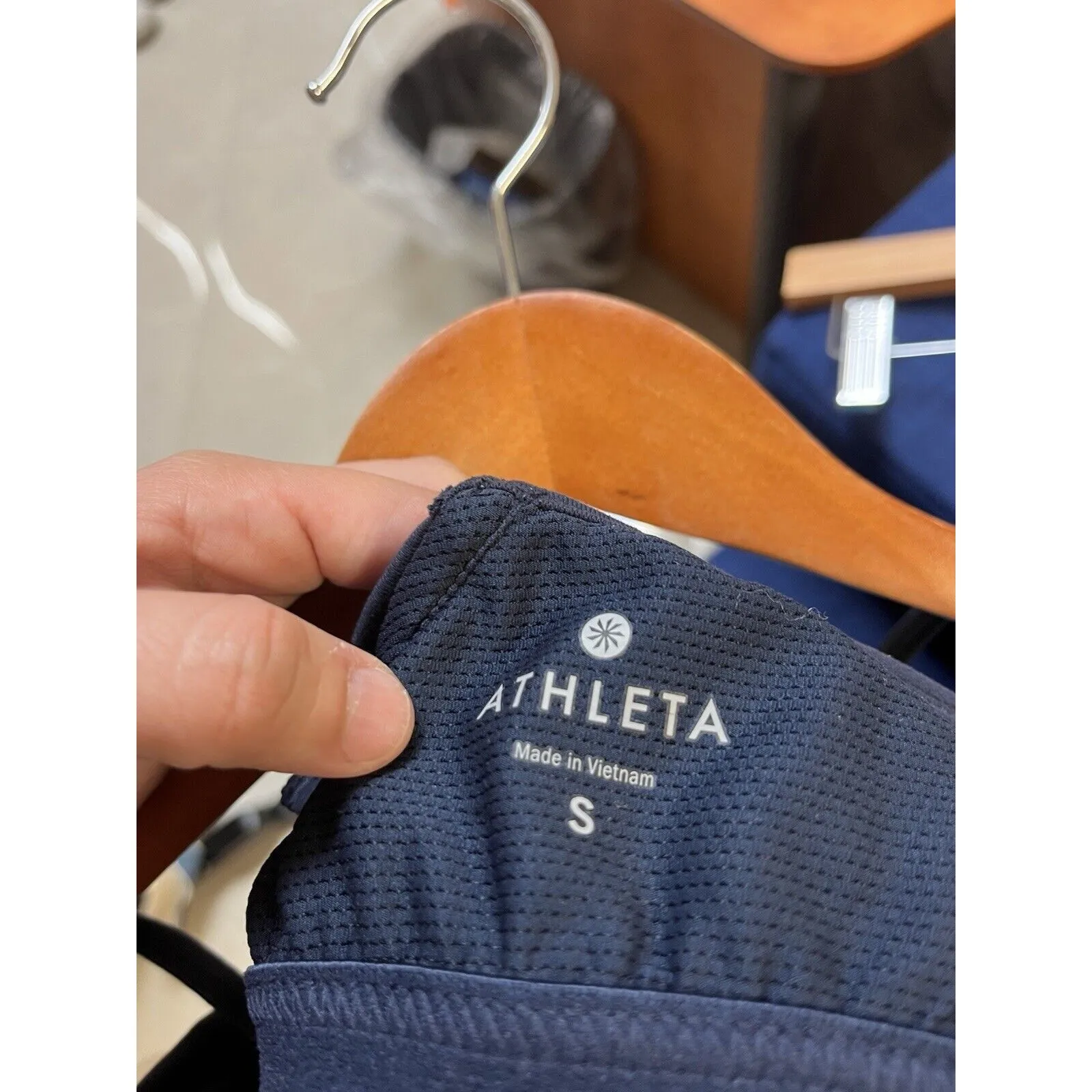 ATHLETA Women's Small‎ Energize Tank Built-In Bra Strappy Sleeveless Top Yoga - Image 4