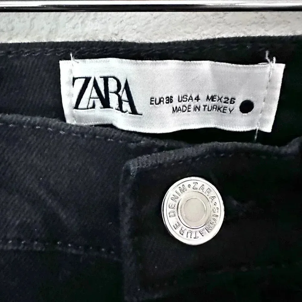 ZARA | Deep Black "The 90s Full Length" Straight Leg High Rise | Size 4 - Image 4