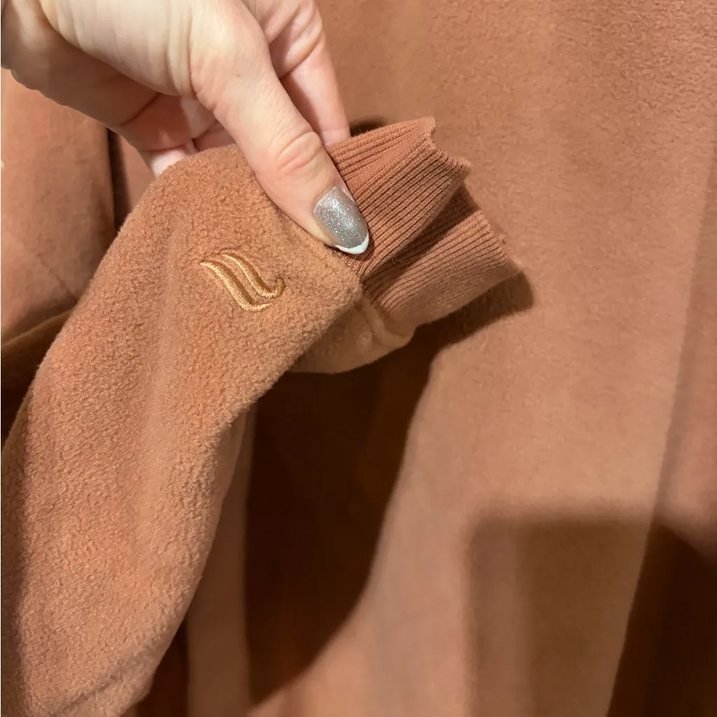 Fabletics crewneck - Image 4