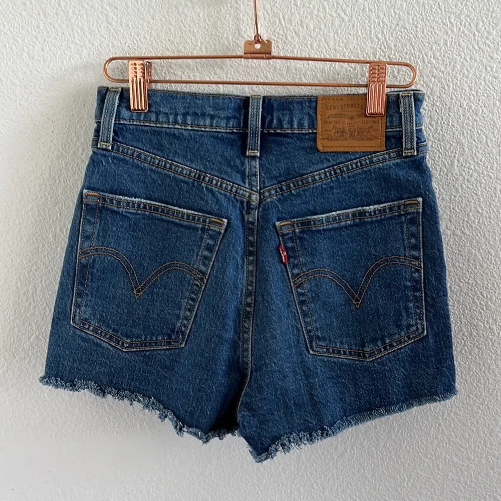 Levi's Premium Denim button Fly Distressed Shorts Denim Jean W25 - Image 4
