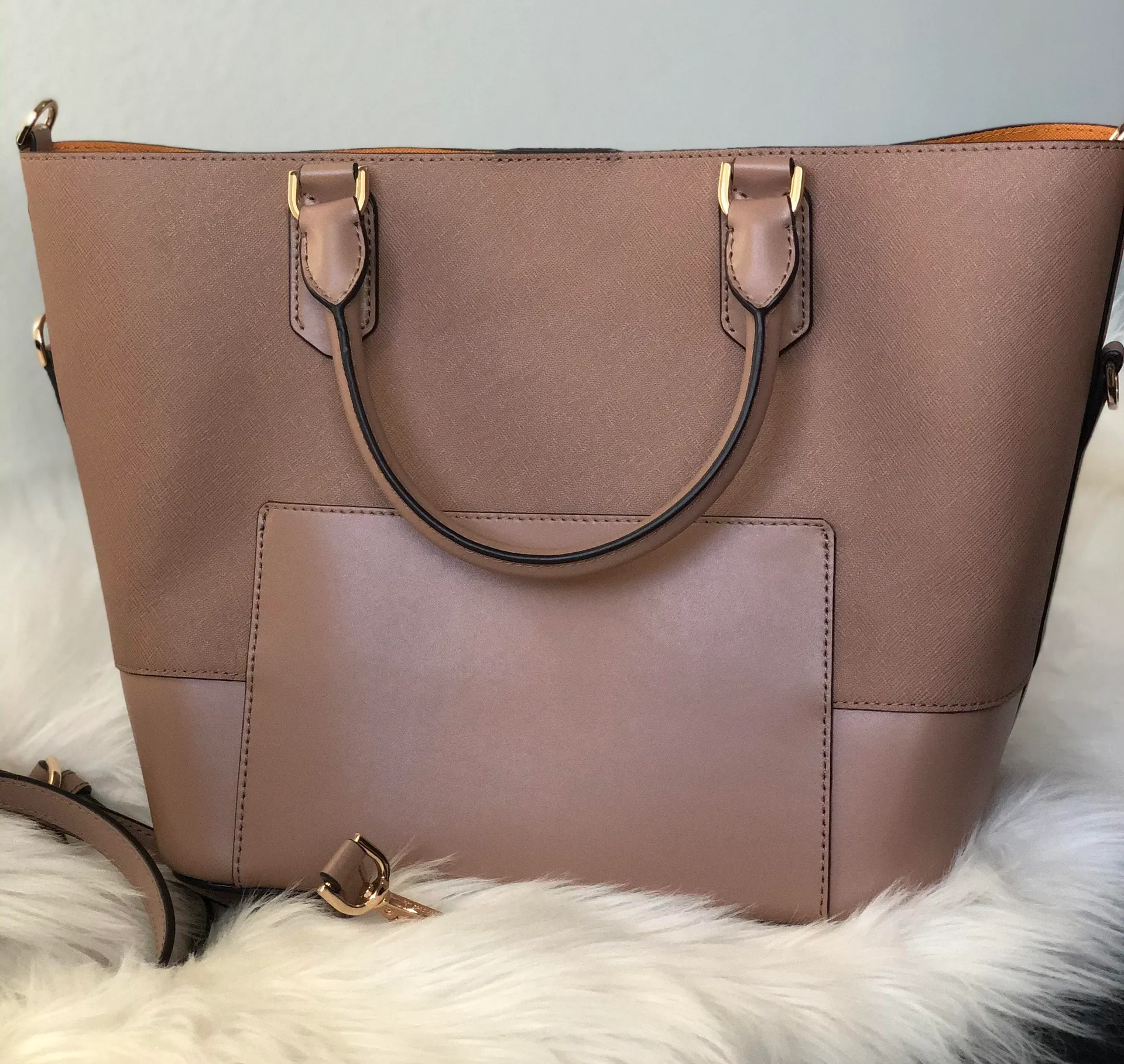 Michael Kors Trista Large Handbag - Image 4