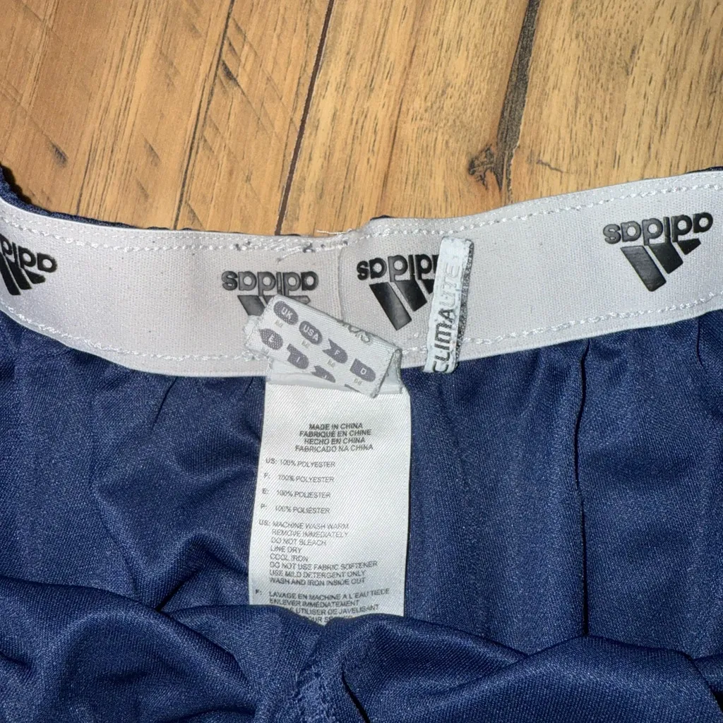Dark blue adidas shorts - Image 3