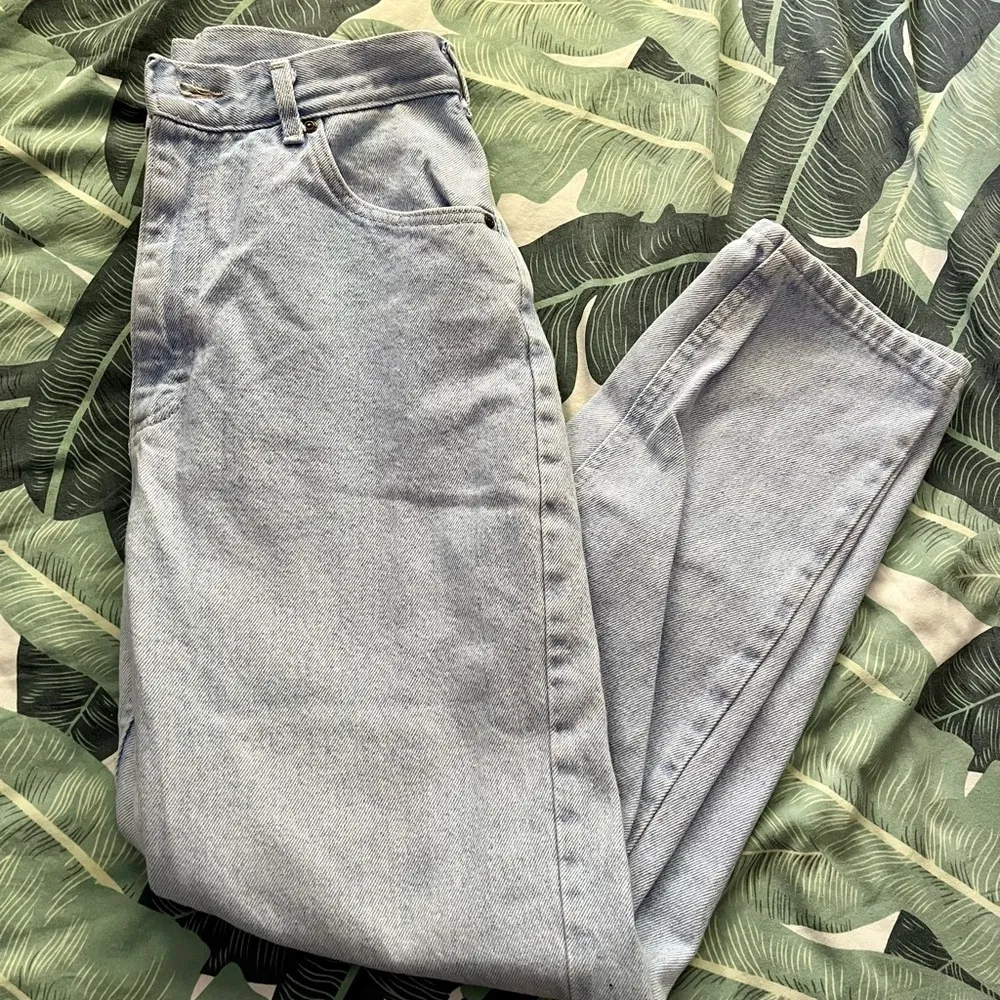 Vintage  Lightwash Straight Leg Jeans - Image 4