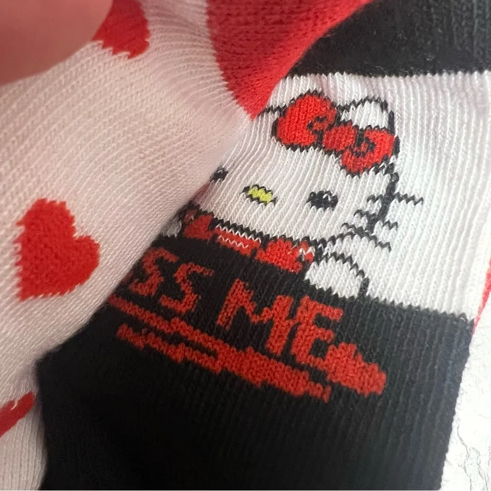 NWT Hello Kitty Sanrio socks Valentine’s Day theme - Image 3