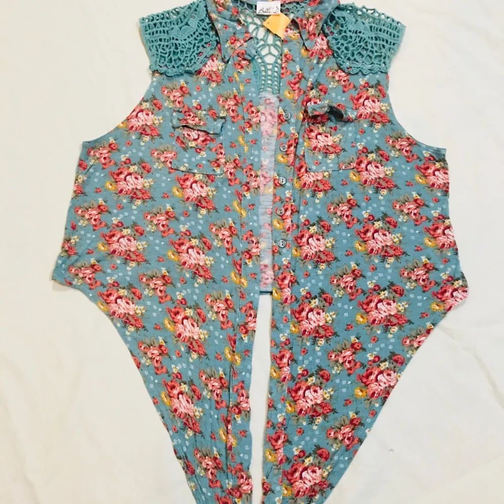 NWT Bella D Medium Blue Rose Floral Crochet Crop Top Cottagecore Vintage Fairy - Image 6