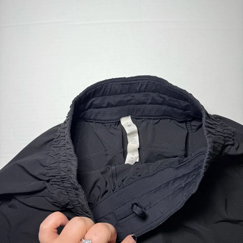 Lululemon Tracker Shorts 4" - Image 3