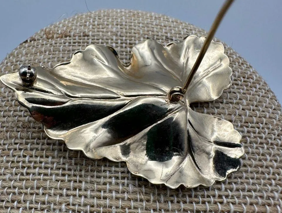 Vintage Brooch Pin Brushed Textured Gold Tone Leaf Crystal Rhinestones Judy Lee - Image 13