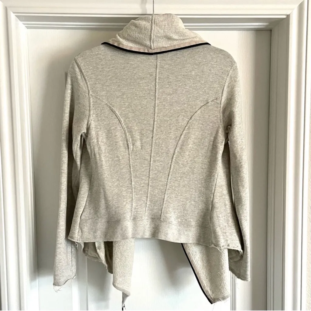 CAbi Style #534 Terry Shawl Cardigan Hoodie Full Zip Size Medium - Image 4