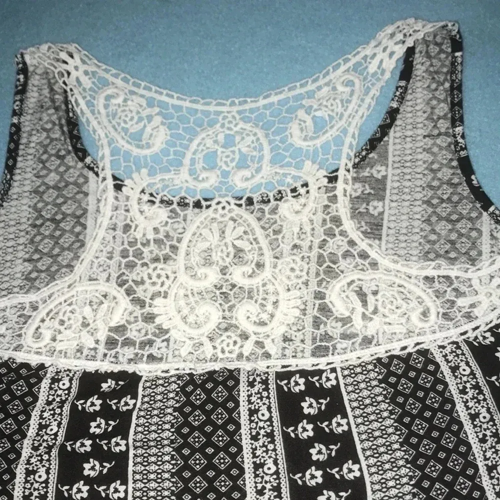 RUE21 crocheted lace back muscle tank floral and striped print flowy NEW size S - Image 3