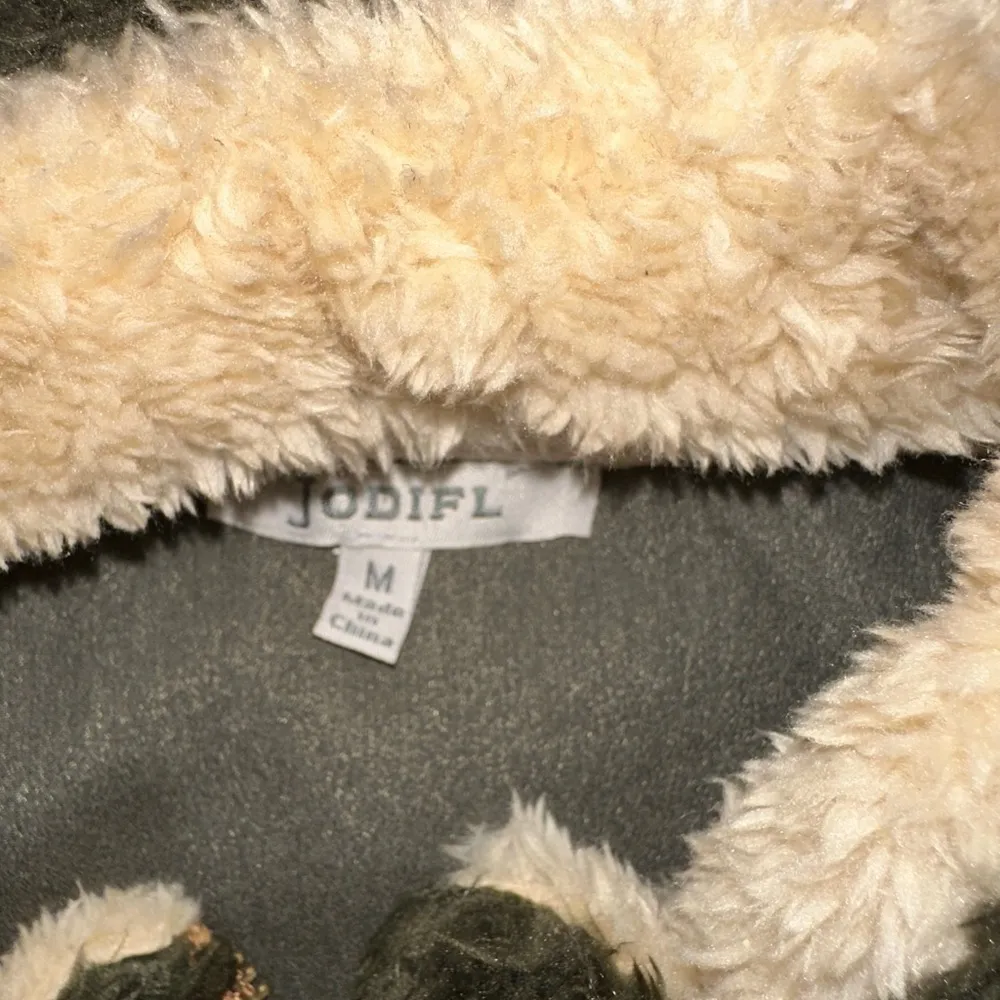 Nwot Jodifl Faux Fur Vest M Black & Tan Fuzzy Chic Fall NWOT - Image 3