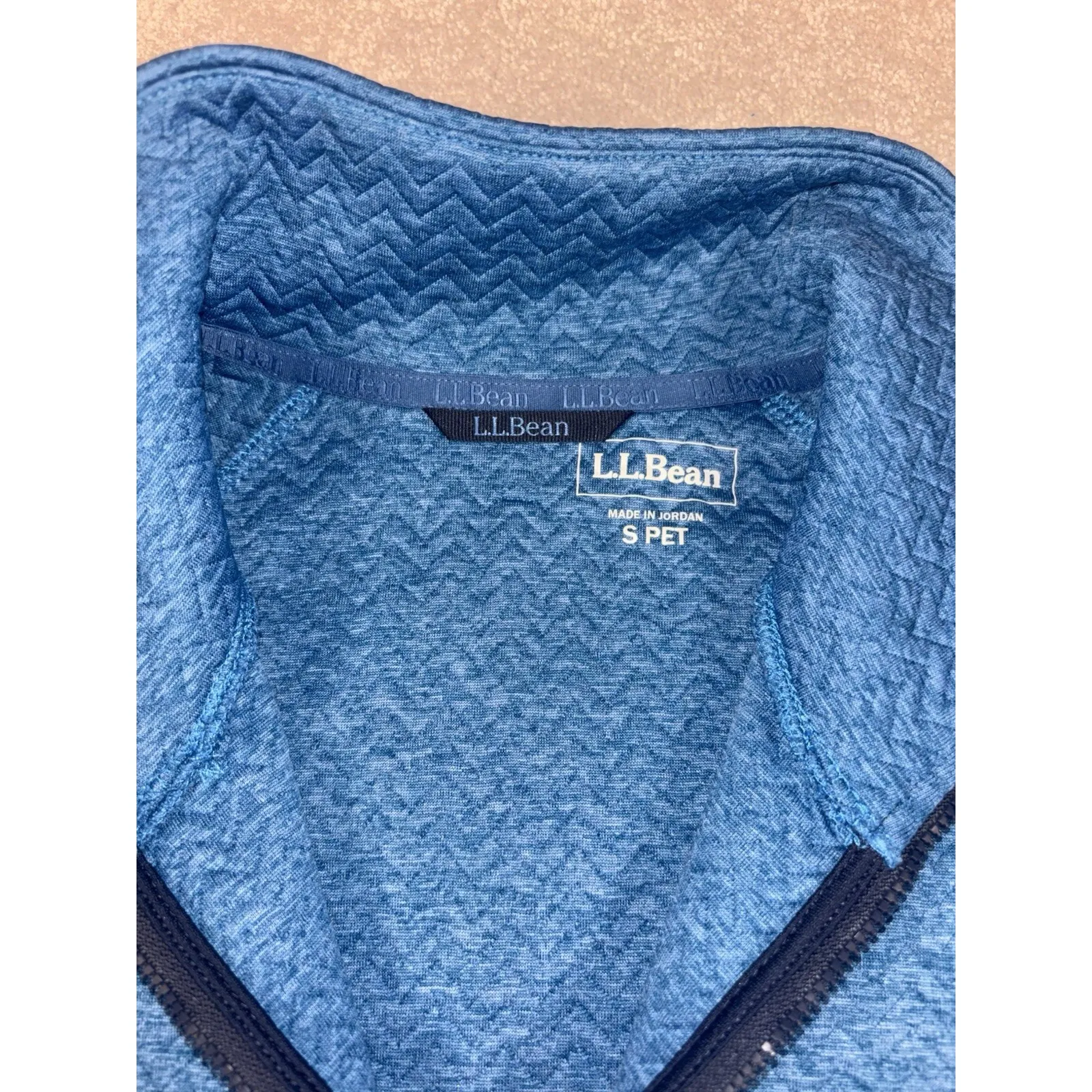 L.L Bean Women's Marine Blue FlexForward Quilted Half - Image 4