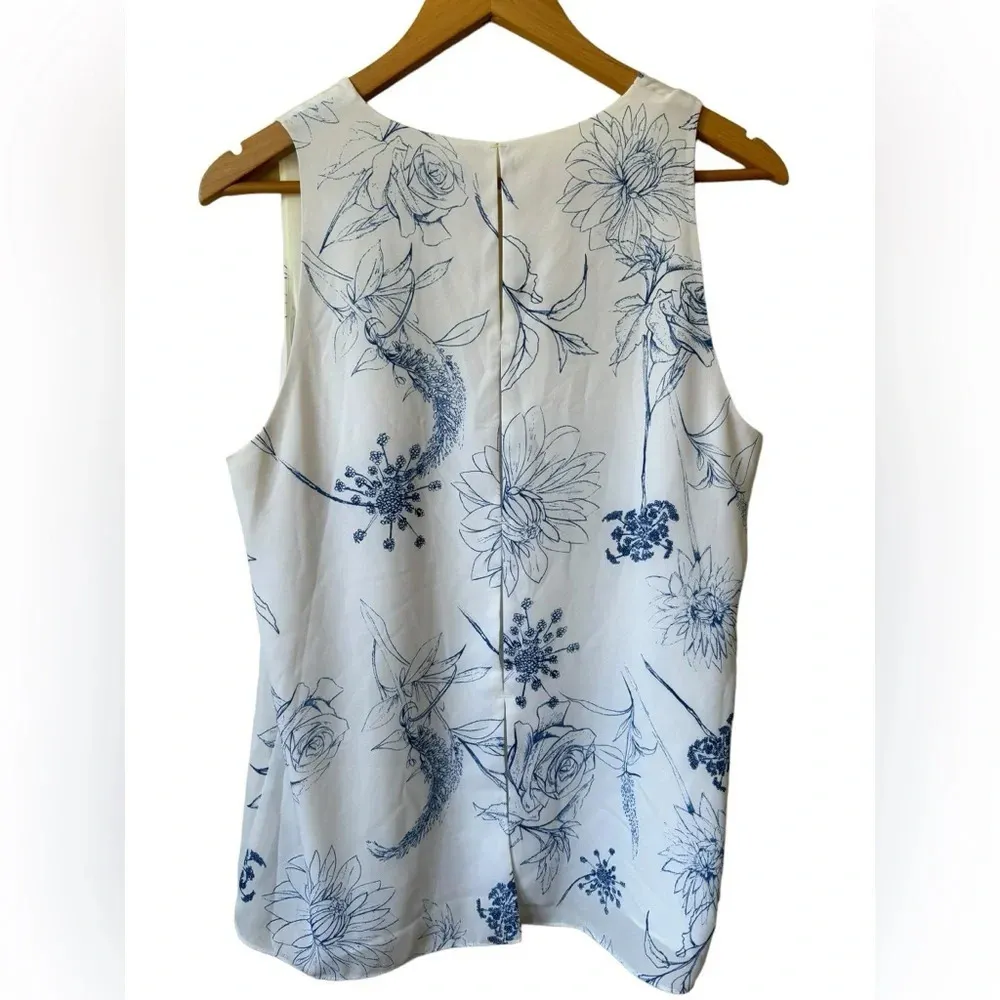 Aritzia Babaton Maddox Blouse Flowly V Neck Sleeveless Size M Hand drawn Print - Image 3
