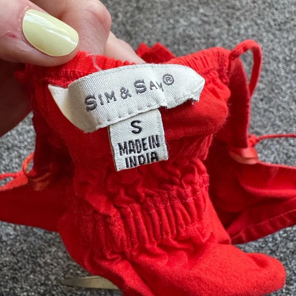 Sim & Sam red Smocked Ruffled Tiered Crop Top Size Small - Image 2