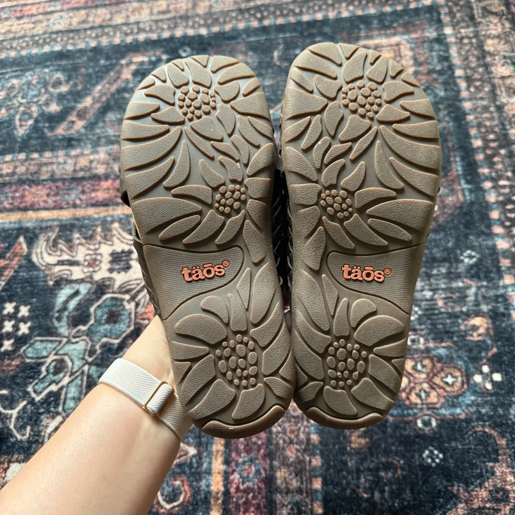 Taos Slip On Slides Brown Woven Guru New women’s sandals Size 6 - Image 2